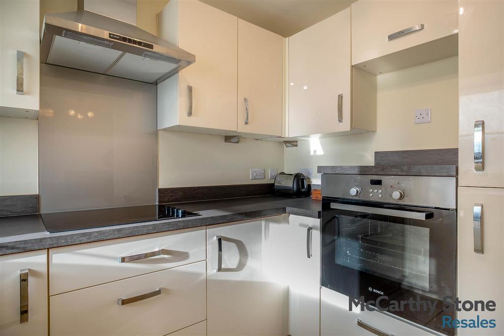 8634585-interior22.jpg