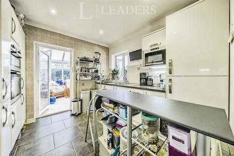 16 Cherry Grove, Tonbridge, TN10 4NA