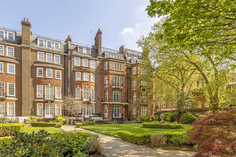 3 bedroom flat for sale, Park Street, London W1K