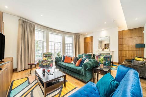 3 bedroom flat for sale, Park Street, London W1K