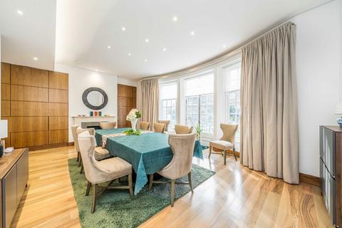 3 bedroom flat for sale, Park Street, London W1K