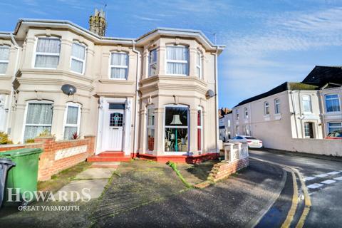 5 bedroom end of terrace house for sale, Crown Road, Great Yarmouth