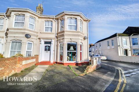 5 bedroom end of terrace house for sale, Crown Road, Great Yarmouth