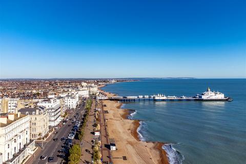 Studio to rent, Cambridge Road, Eastbourne