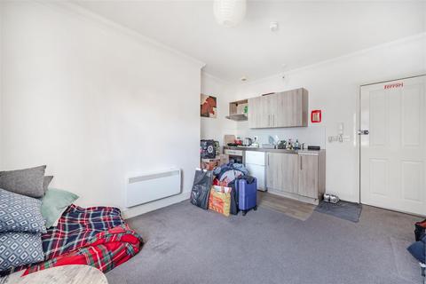 Studio to rent, Cambridge Road, Eastbourne