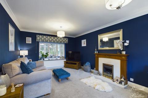 5 bedroom detached house for sale, Robin Close, Buckingham