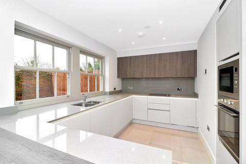 3 bedroom end of terrace house for sale, The Mews, Windsor End, Beaconsfield, Buckinghamshire, HP9