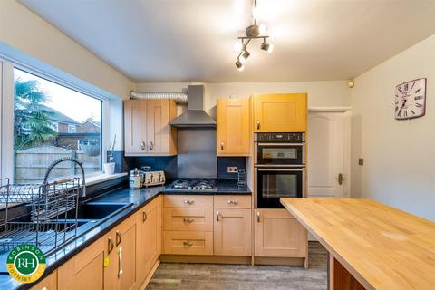 22 Castle Close, Sprotbrough, Doncaster, DN5 7NP
