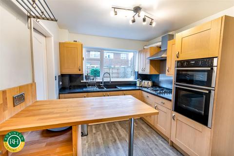 22 Castle Close, Sprotbrough, Doncaster, DN5 7NP