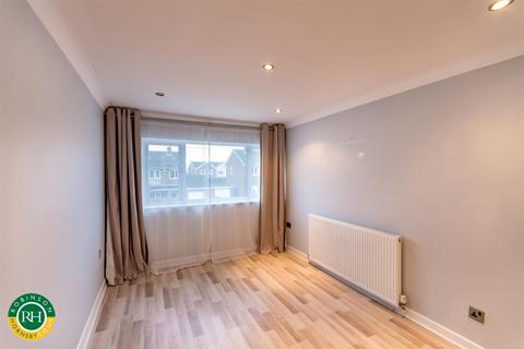 22 Castle Close, Sprotbrough, Doncaster, DN5 7NP