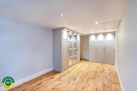 22 Castle Close, Sprotbrough, Doncaster, DN5 7NP