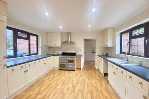 4 bedroom detached house to rent, Fleet,  Hampshire,  GU52