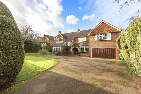 5 bedroom detached house for sale, Oakfield Road, Harpenden