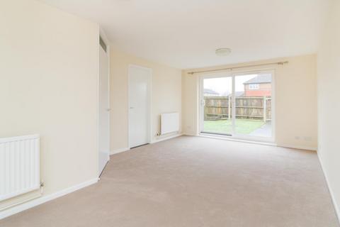 2 bedroom end of terrace house to rent, Blenheim Avenue