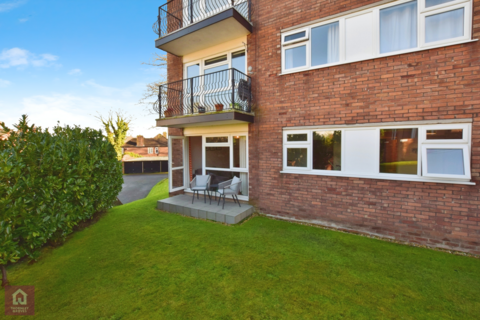 2 bedroom flat for sale, Townfield Gardens, Townfield Road, Altrincham, Greater Manchester, WA14