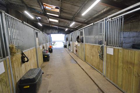 Equestrian property for sale, Cae Hic Livery, Ffordd Y Blaenau, Treuddyn CH7