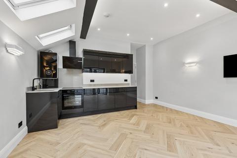 2 bedroom flat for sale, Bronsart Road, London