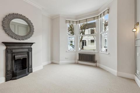 2 bedroom flat for sale, Bronsart Road, London