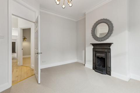 2 bedroom flat for sale, Bronsart Road, London