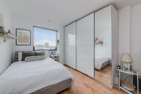 2 bedroom flat for sale, Gainsborough Studios North, 1 Poole Street, London