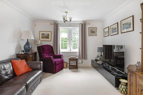 undefined, Between Streets, Cobham KT11