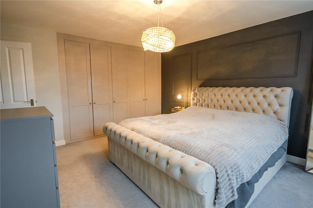 Bedroom 1 (2)
