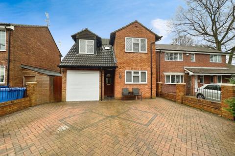 Cotswold Close, Farnborough, Hampshire