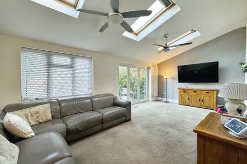 5 bedroom detached house for sale, Cotswold Close, Farnborough, Hampshire