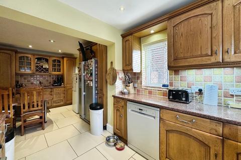 5 bedroom detached house for sale, Cotswold Close, Farnborough, Hampshire