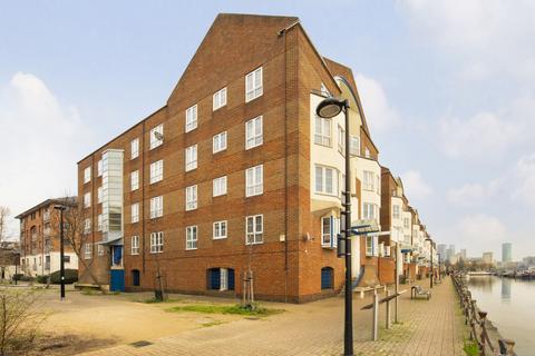 1 bedroom flat for sale, Aland Court, Finland Street, London