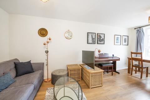 1 bedroom flat for sale, Aland Court, Finland Street, London