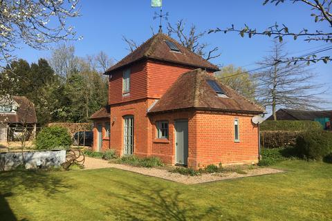 1 bedroom detached house to rent, Ellisfield, Basingstoke, Hampshire, RG25