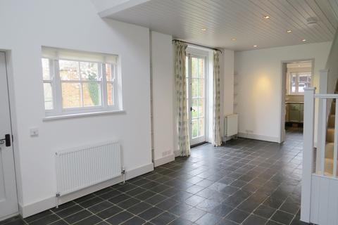 1 bedroom detached house to rent, Ellisfield, Basingstoke, Hampshire, RG25