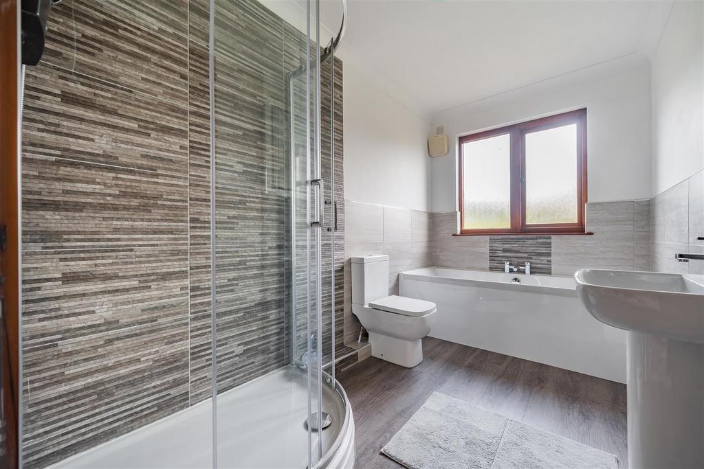 En suite bathroom