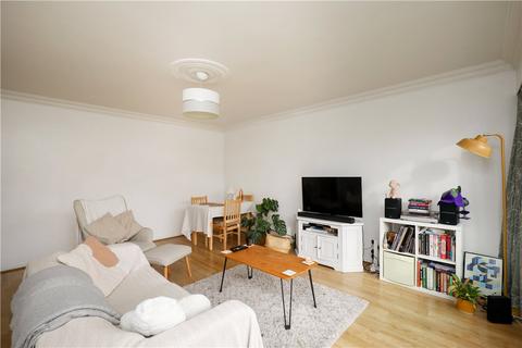 2 bedroom flat for sale, Grange Lodge, The Grange, SW19