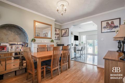 42 Ascot Close, Ilford, IG6 3AF
