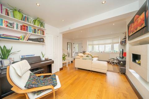 4 bedroom terraced house for sale, Fulwell Park Avenue, Twickenham TW2