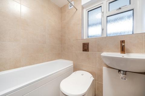 39 Ash Road, Woking, GU22 0BJ