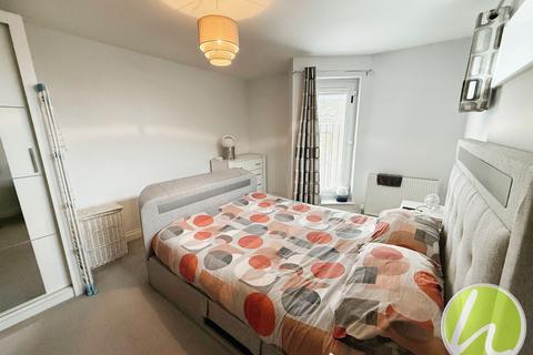 2 bedroom flat for sale, Southend Road, Stanford-Le-Hope, SS17