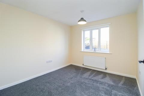 2 bedroom flat for sale, Woodhead Close, Ossett WF5