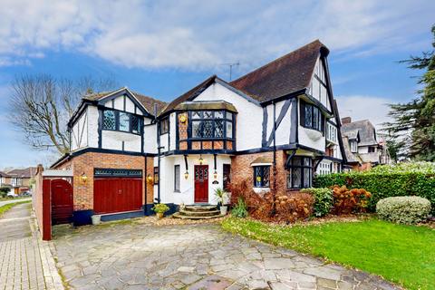 5 bedroom semi-detached house for sale, Canons Drive, Edgware, HA8