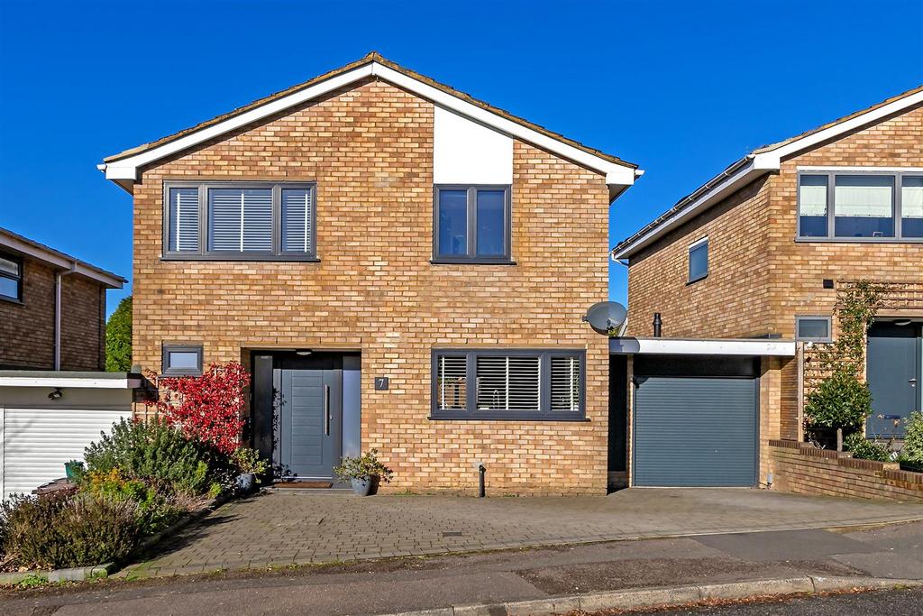 7 Hadrian Close-4.jpg
