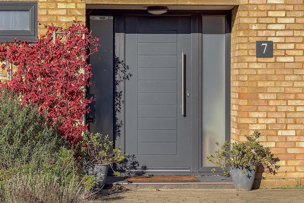 7 Hadrian Close-6.jpg