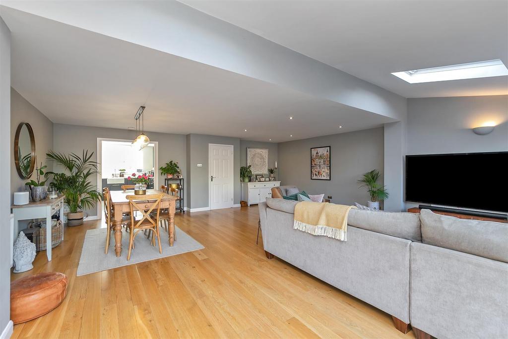 7 Hadrian Close-18.jpg