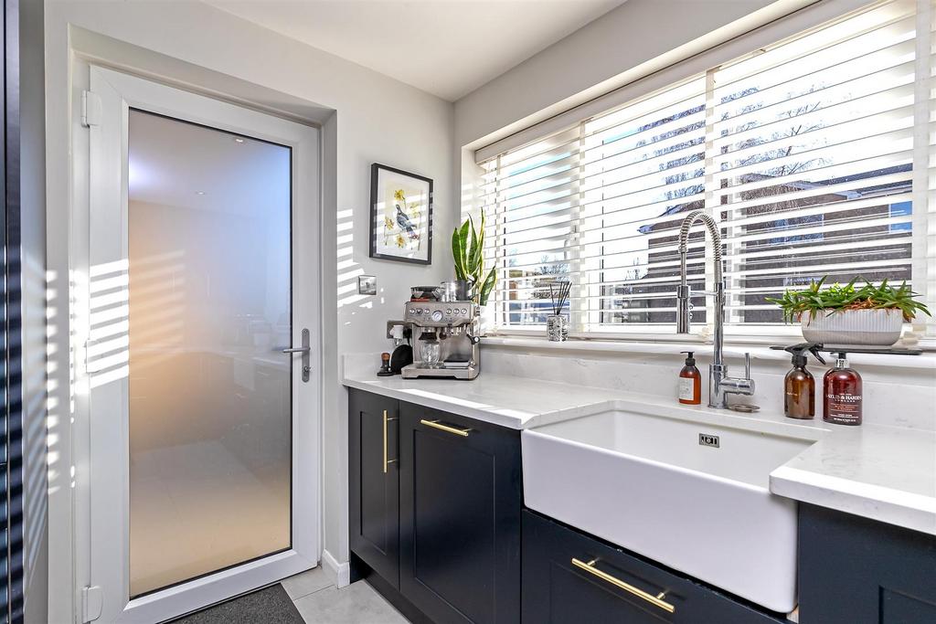 7 Hadrian Close-28.jpg