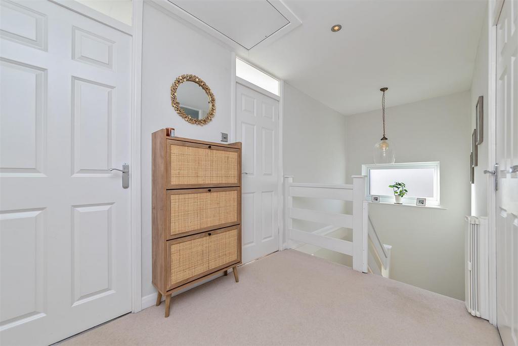 7 Hadrian Close-32.jpg