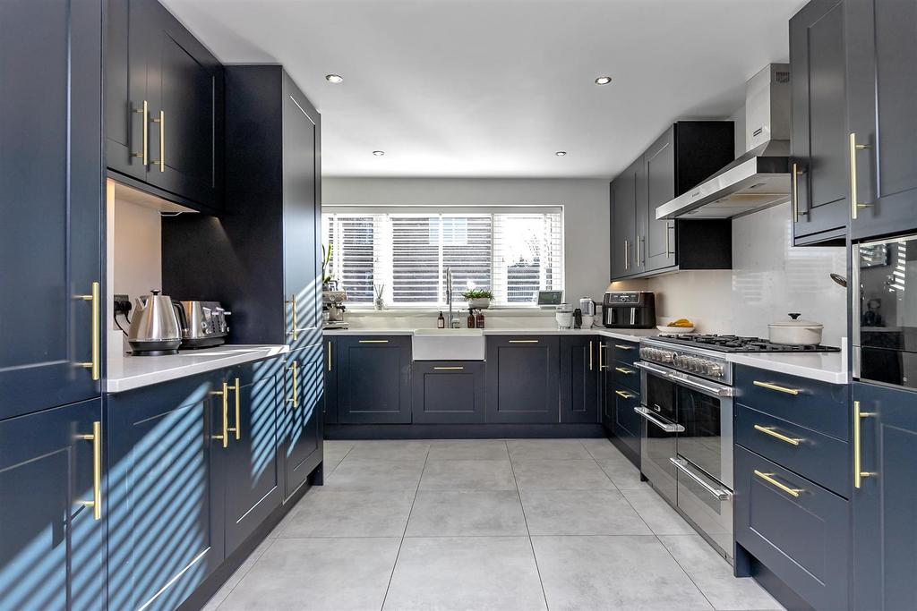 7 Hadrian Close-24.jpg