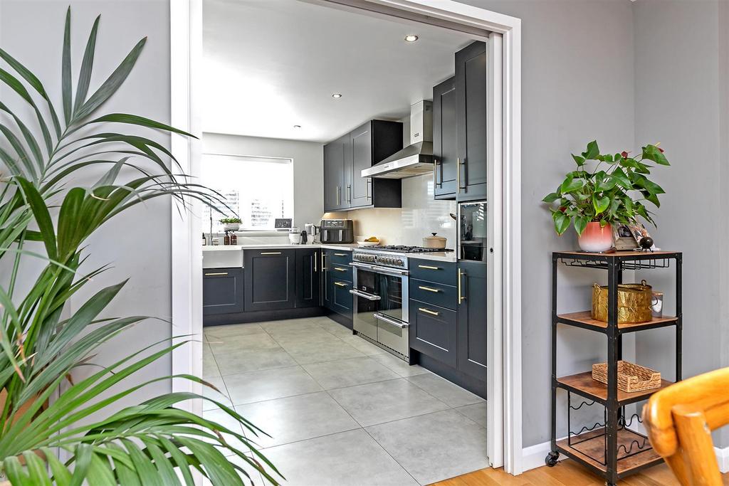 7 Hadrian Close-22.jpg
