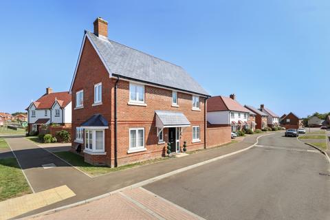 4 bedroom detached house for sale, Honeysuckle Avenue,  Hailsham, BN27