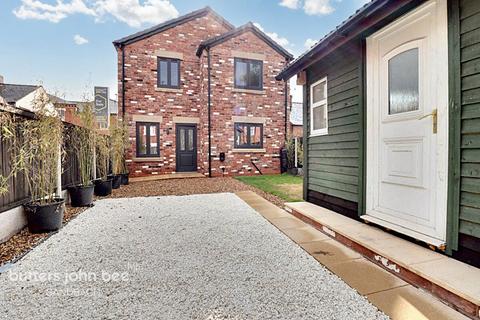 2 bedroom detached house for sale, Cross Street, Sandbach